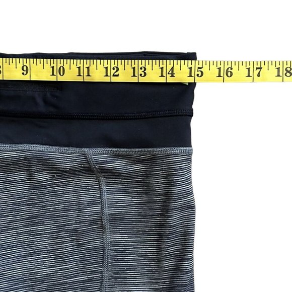 Lululemon Pants - Size 8 - Inspire Crop II Wee Are From Space - Black Slate - Picture 11 of 12
